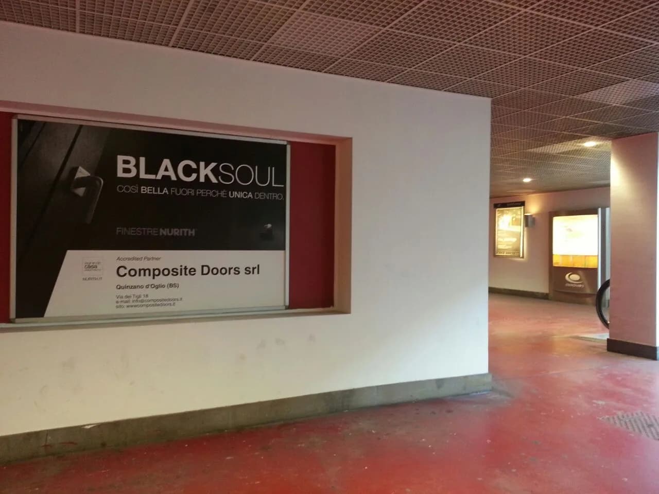 Pannello pubblicitario su misura per aziende, installazione in spazio commerciale: Pannello Pubblicitario, Cremona 2021 | Mediavisual